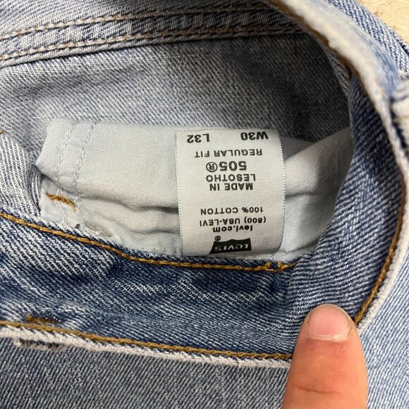 Levis 505 Jeans Men's 30x32 Blue Denim Regular Fit Straight Leg Light Wash - Picture 3 of 10